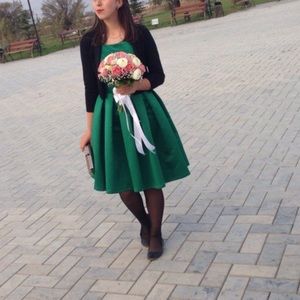 Hand sewn emerald color dress, size 4p